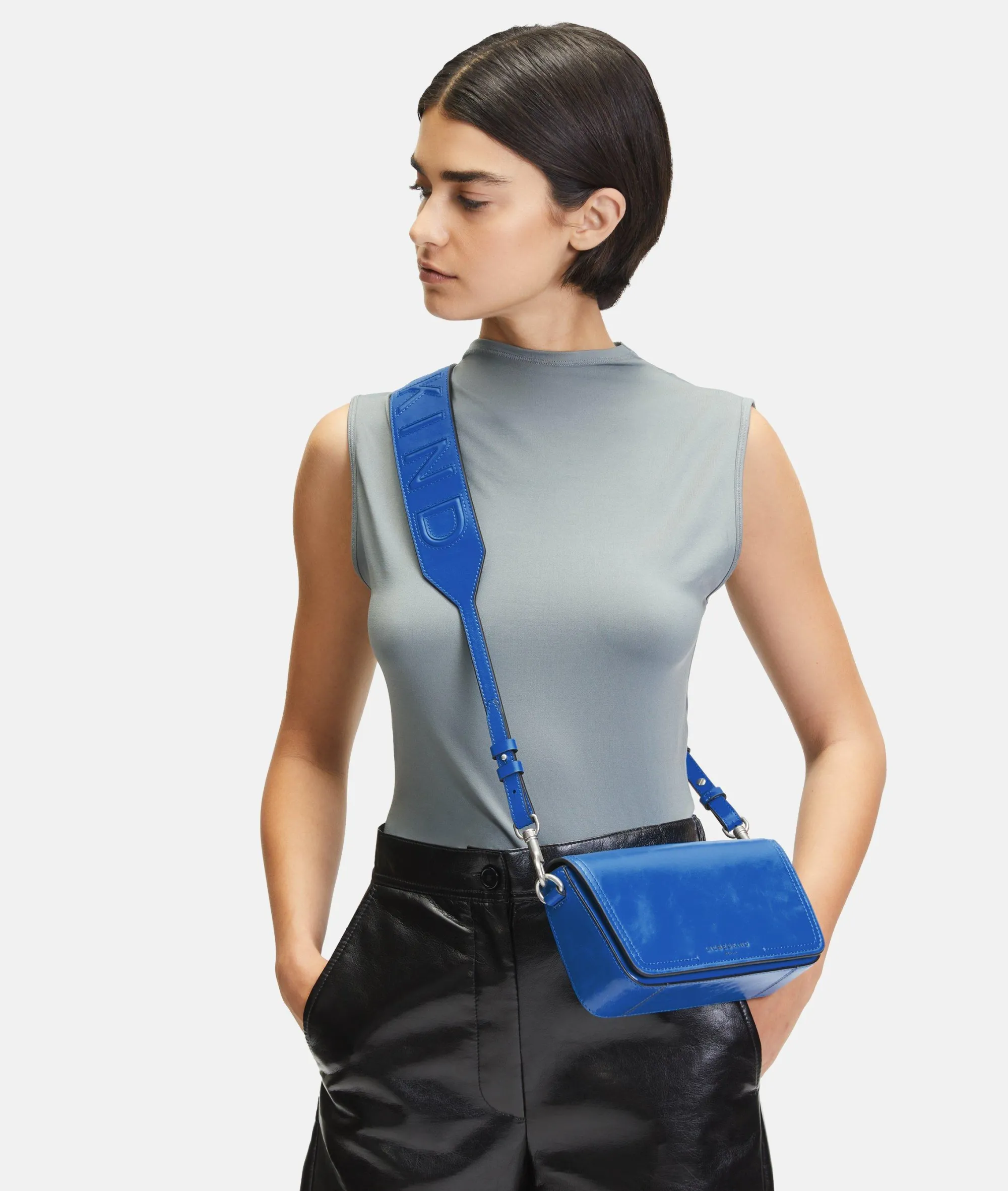 Discount LIEBESKIND BERLIN Paper Bag Shoulder Strap royalblau