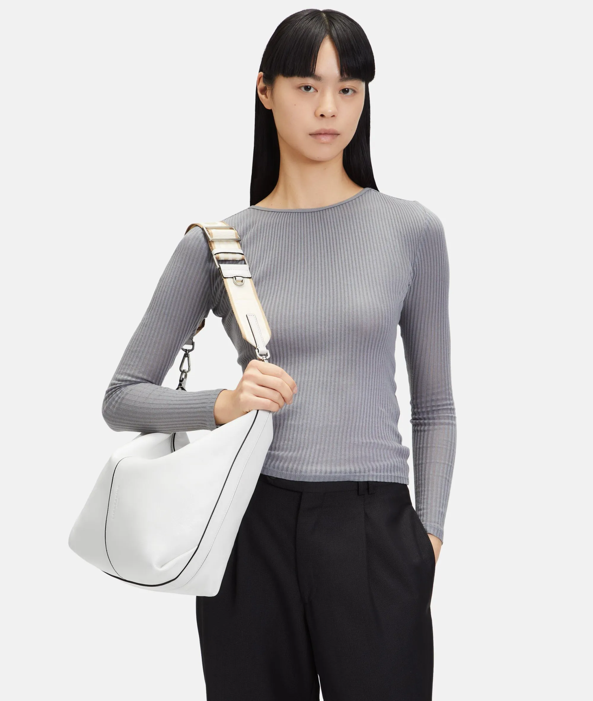 Outlet LIEBESKIND BERLIN Paris Hobo M weiß